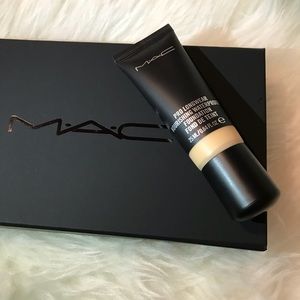 MAC Pro Longwear Nourishing Waterproof Foundation
